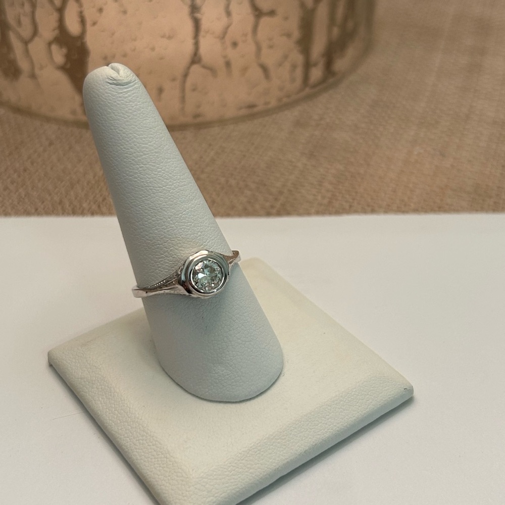 14K NATURAL DIAMOND ENGAGEMENT RING